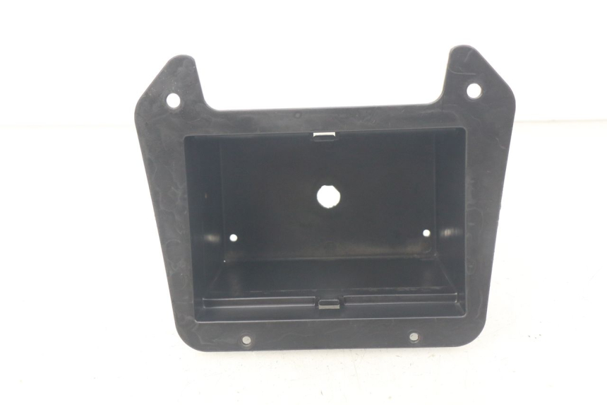 photo de SUPORTE DE BATERIA TNT MOTOR BOSTON 4T 50 (2018 - 2025) - Outro ângulo de visão