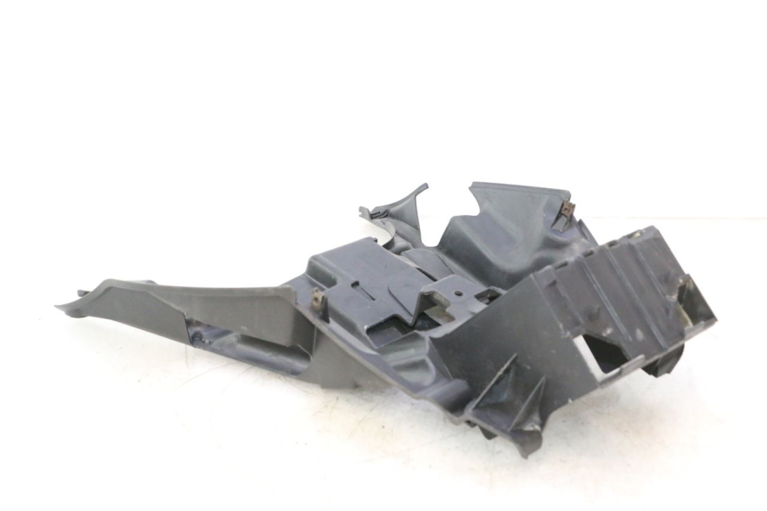 photo de CAIXA DE BATERIA SUZUKI BURGMAN EXECUTIVE ABS 650 (2006 - 2012) - Zoom do estado de desgaste