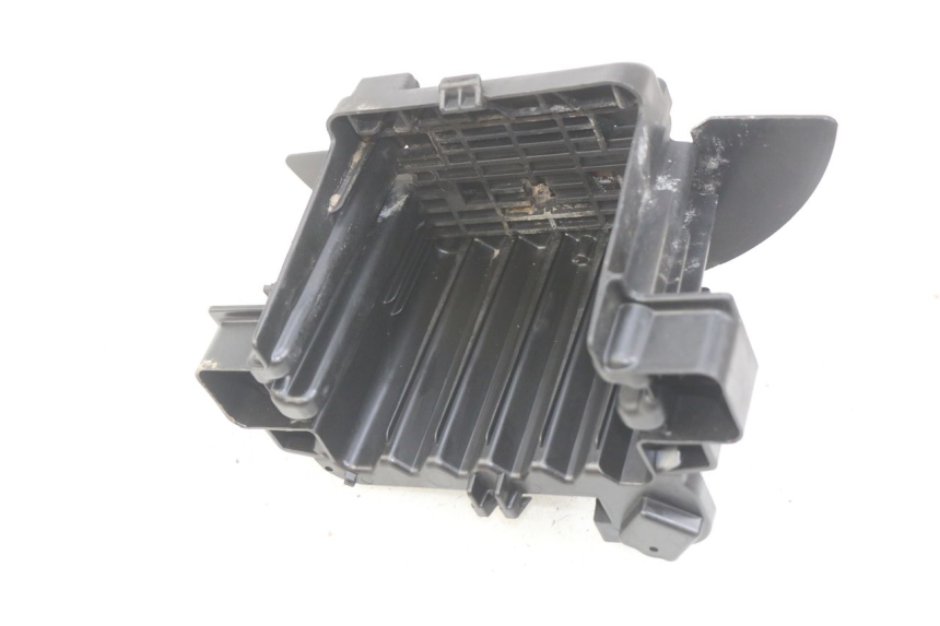 photo de SUPORTE DE BATERIA PEUGEOT CITYSTAR 125 (2011 - 2017) - Zoom do estado de desgaste