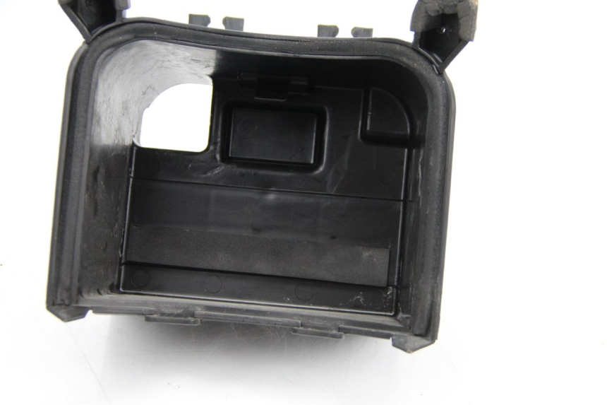 photo de SUPORTE DE BATERIA YAMAHA CYGNUS X INJECTION 125 (2007 - 2013) - Detalhe da peça