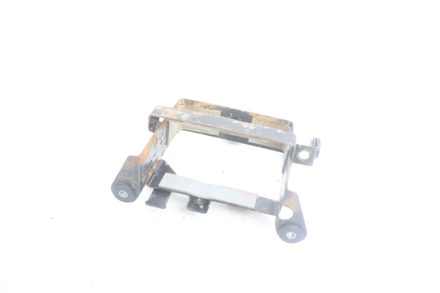 photo de CAIXA DE BATERIA SUZUKI DR S 600 (1985 - 1989) - Zoom do estado de desgaste