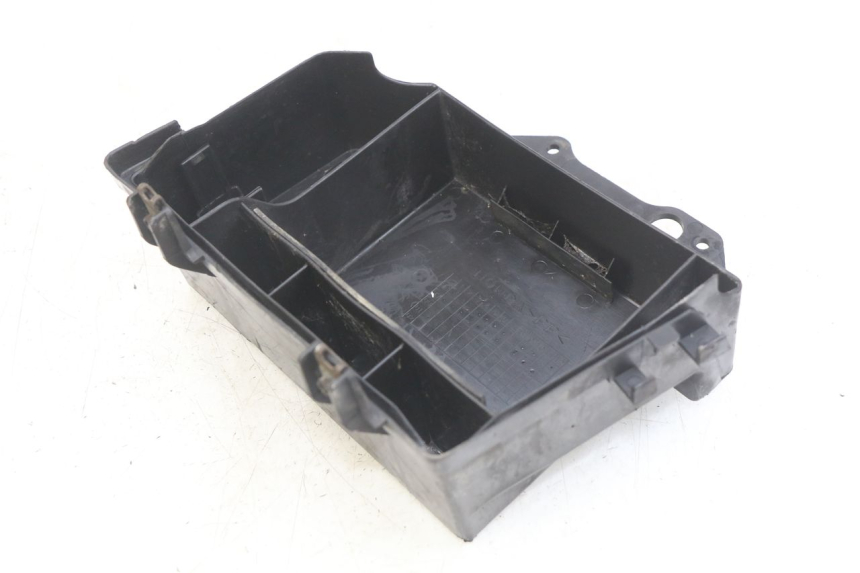 photo de CAIXA DE BATERIA HONDA FES PANTHEON 2T 125 (1998 - 2002) - Outro ângulo de visão