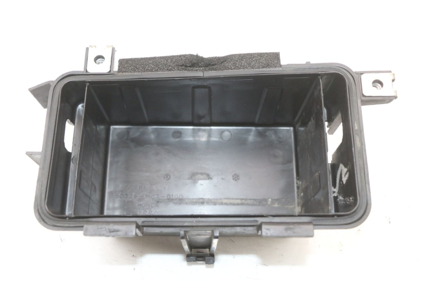 photo de SUPORTE DE BATERIA HONDA FJS SILVER WING SILVERWING 400 (2005 - 2008) - Zoom do estado de desgaste