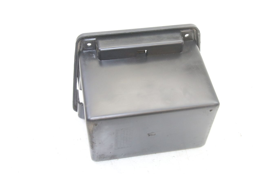 photo de SUPORTE DE BATERIA VENESI FLY RETRO 4T 50 (2020 - 2025) - Pontos de fixação