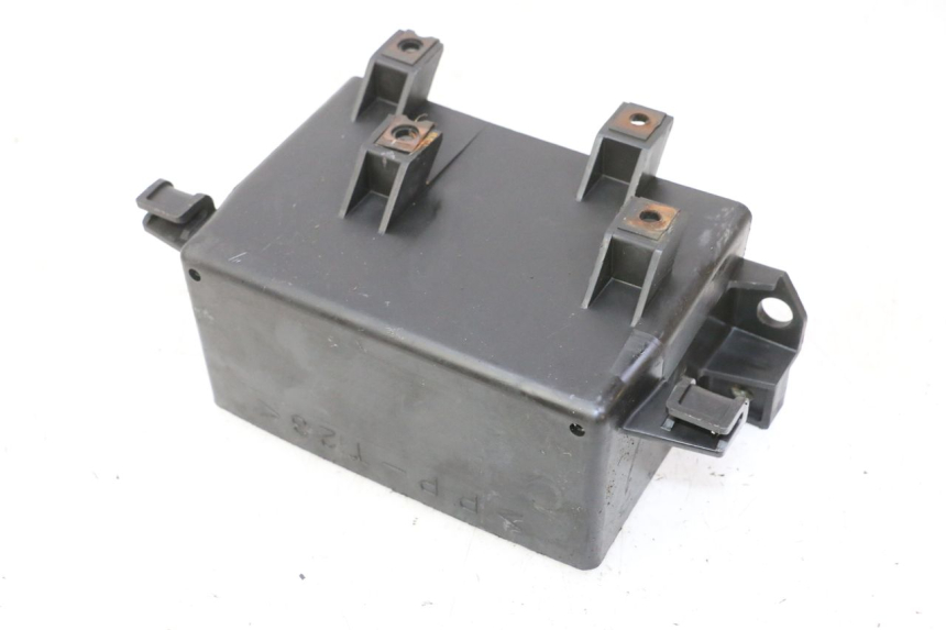 photo de SUPORTE DE BATERIA YAMAHA FZ6 N FAZER 600 (2004 - 2006) - Zoom do estado de desgaste