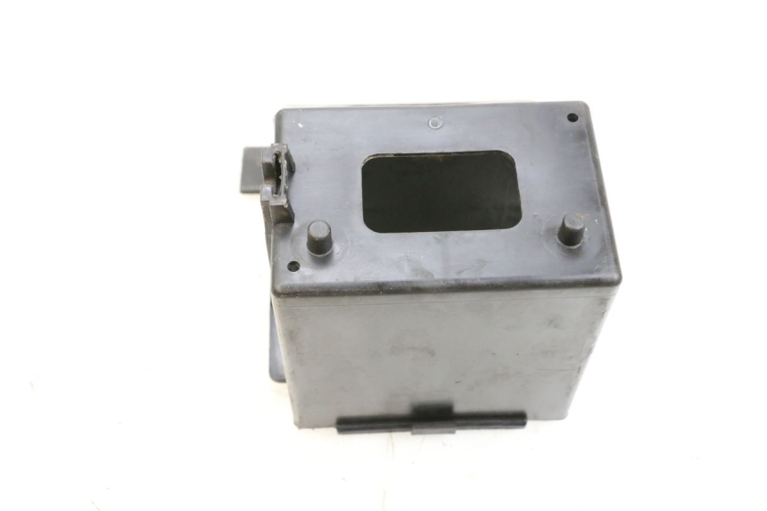 photo de SUPORTE DE BATERIA KAWASAKI GPZ RX 1000 (1986 - 1988) - Zoom do estado de desgaste
