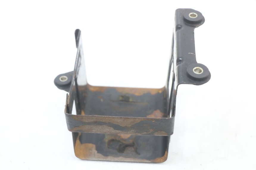 photo de SUPORTE DE BATERIA SUZUKI GSX E 250 (1982 - 1983) - Zoom do estado de desgaste