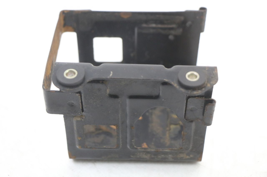 photo de SUPORTE DE BATERIA SUZUKI GSX E 250 (1982 - 1983) - Outro ângulo de visão