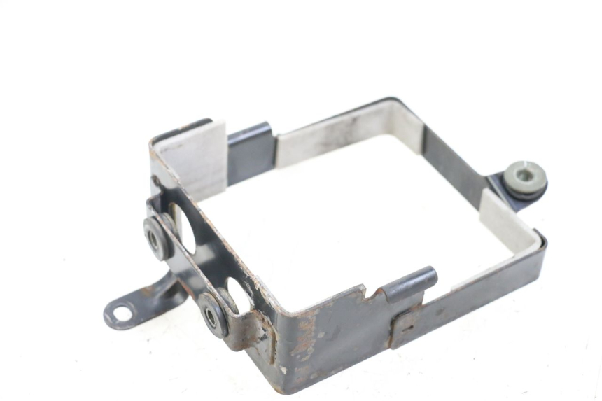 photo de CAIXA DE BATERIA SUZUKI GZ MARAUDER 125 (1998 - 2004) - Zoom do estado de desgaste