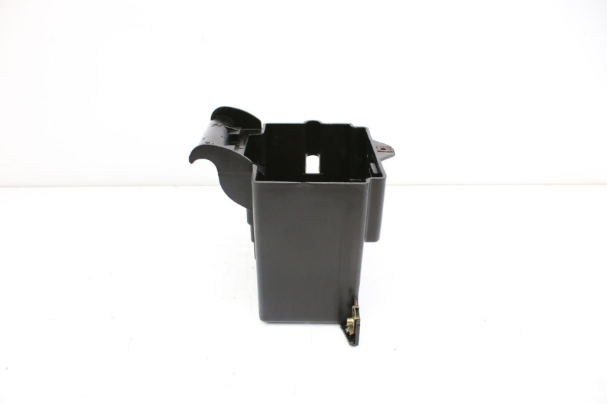 photo de SUPORTE DE BATERIA PIAGGIO HEXAGON 2T 125 (1994 - 1998) - Outro ângulo de visão