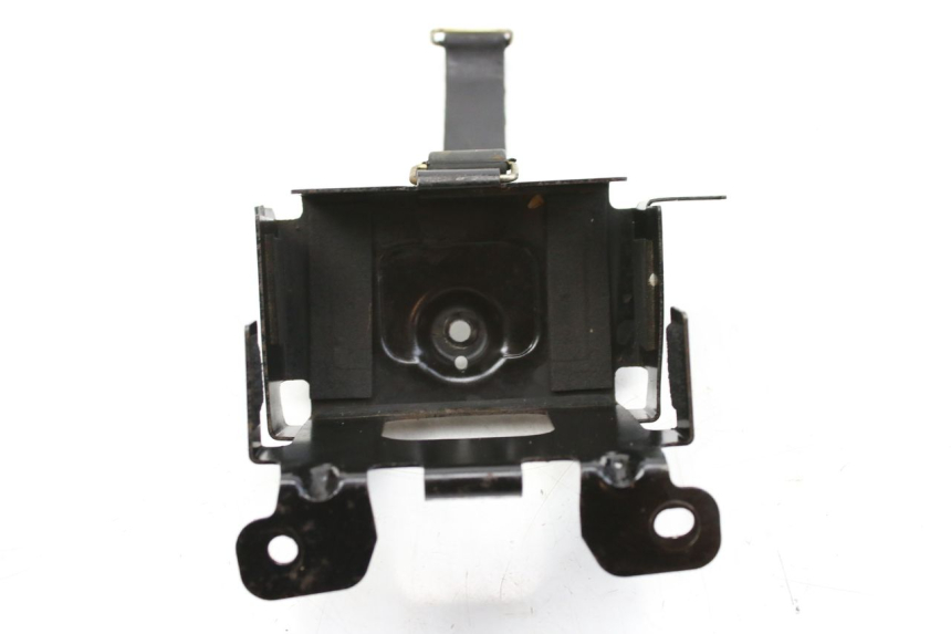 photo de SUPORTE DE BATERIA SYM HUSKY 125 (1999 - 2005) - Ampliação técnica