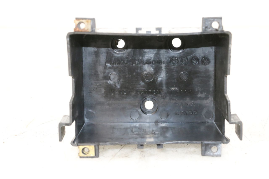 photo de SUPORTE DE BATERIA KYMCO DINK STREET 125 (2009 - 2014) - Zoom do estado de desgaste