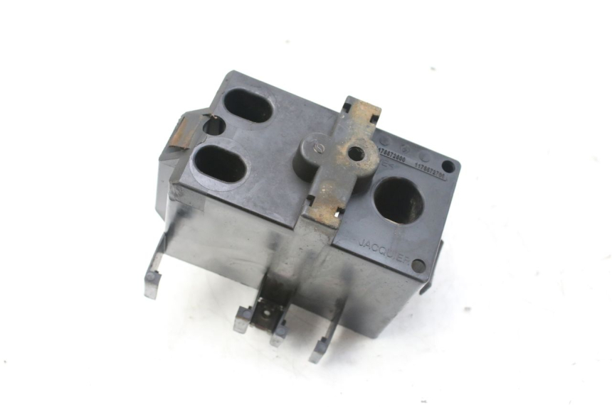 photo de CAIXA DE BATERIA PEUGEOT LUDIX 50 (2008 - 2017) - Zoom do estado de desgaste