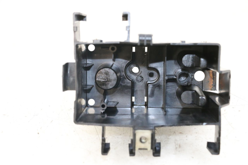 photo de CAIXA DE BATERIA PEUGEOT LUDIX 50 (2008 - 2017) - Zoom do estado de desgaste