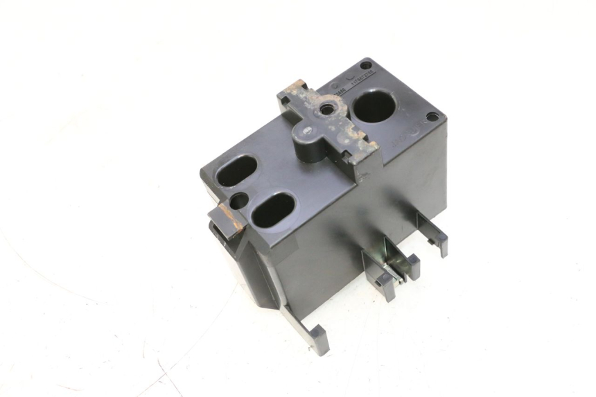 photo de SUPORTE DE BATERIA PEUGEOT LUDIX ONE 50 (2004 - 2013) - Detalhe da peça