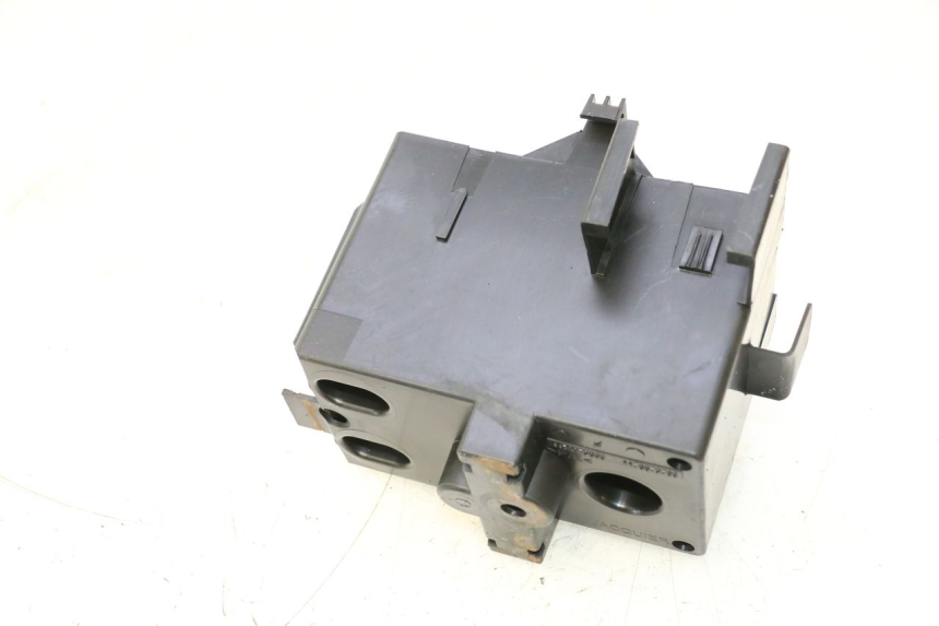 photo de SUPORTE DE BATERIA PEUGEOT LUDIX ONE 50 (2004 - 2013) - Zoom do estado de desgaste
