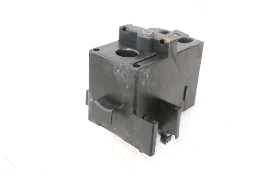 photo de CAIXA DE BATERIA PEUGEOT LUDIX PRO 2T 50 (2010 - 2017) - Outro ângulo de visão