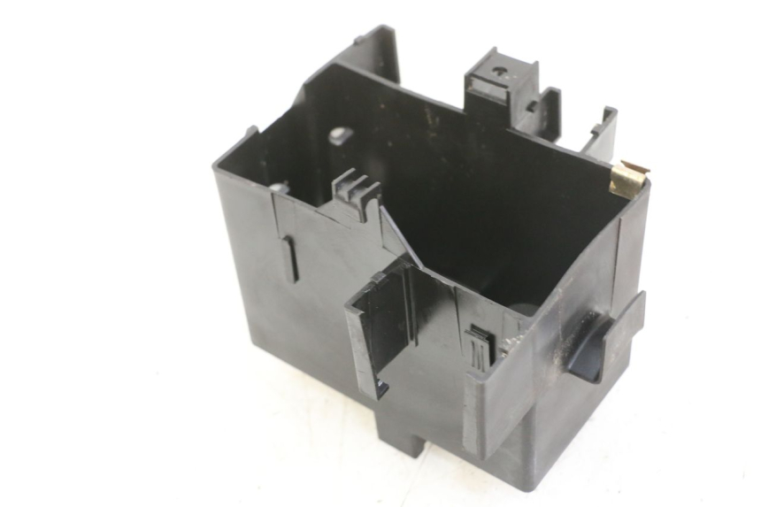 photo de SUPORTE DE BATERIA PEUGEOT LUDIX ONE 50 (2005 - 2008) - Outro ângulo de visão