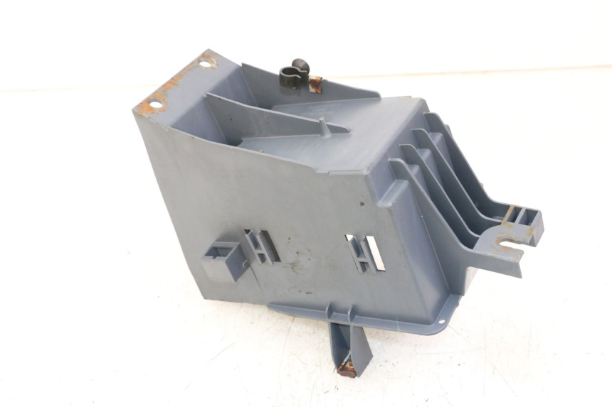 photo de SUPORTE DE BATERIA PEUGEOT SATELIS COMPRESSOR K15 125 (2006 - 2009) - Detalhe da peça