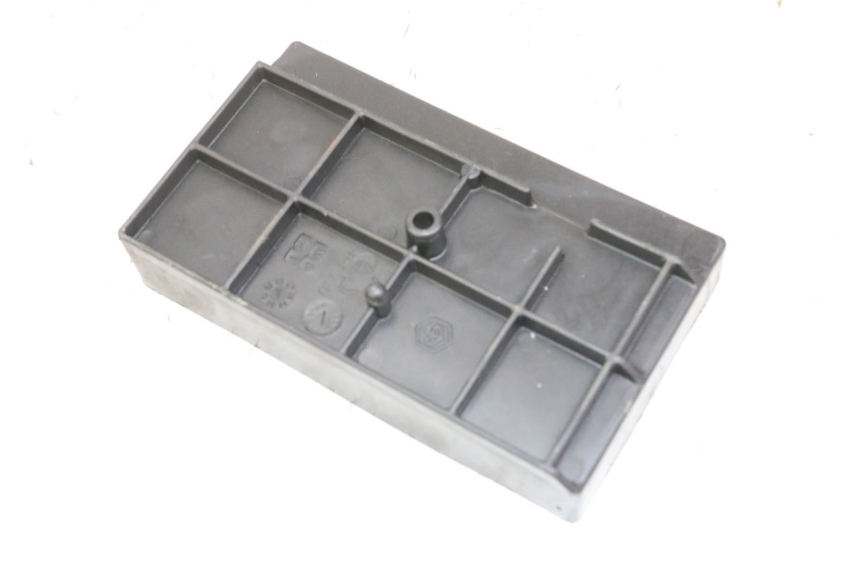 photo de CAIXA DE BATERIA PIAGGIO VESPA LX 150 (2005 - 2013) - Detalhe da peça