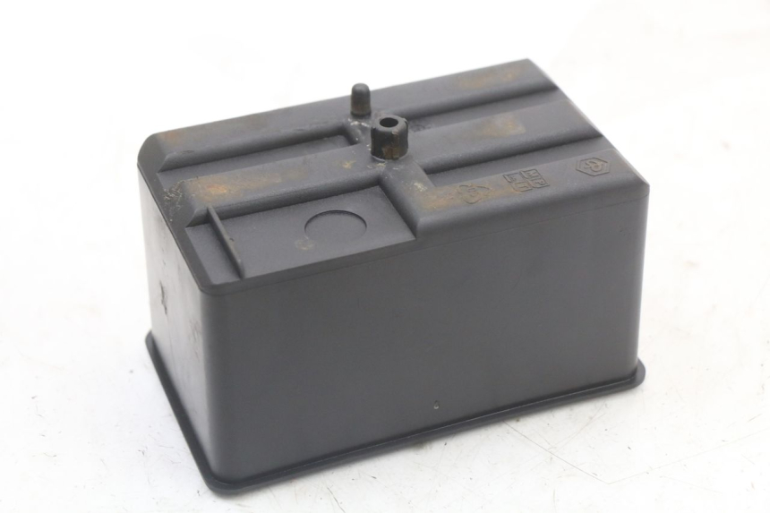 photo de CAIXA DE BATERIA PIAGGIO VESPA LX 2T 50 (2005 - 2013) - Zoom do estado de desgaste
