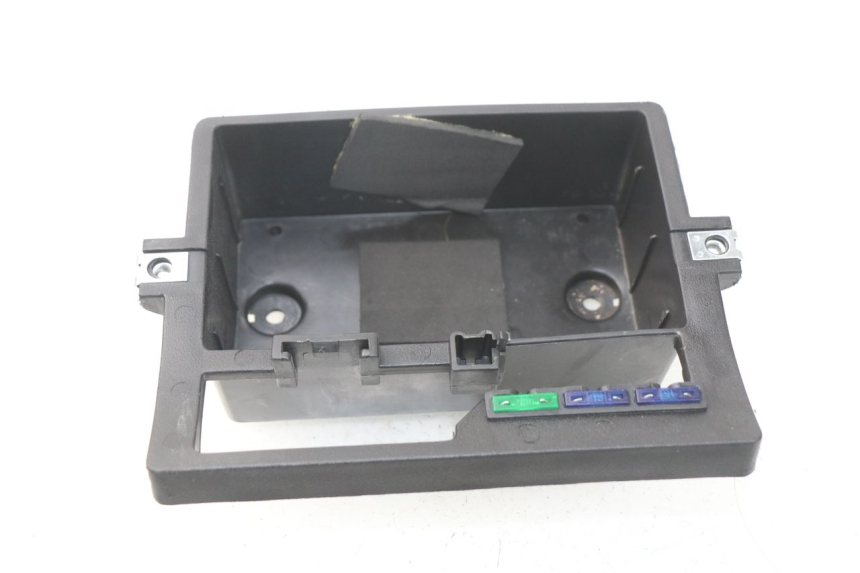 photo de SUPORTE DE BATERIA DAELIM S3 125 (2010 - 2017) - Zoom do estado de desgaste