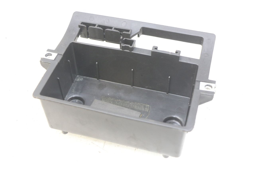 photo de SUPORTE DE BATERIA DAELIM S3 125 (2010 - 2017) - Vista principal
