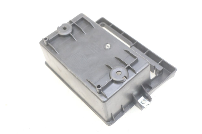 photo de SUPORTE DE BATERIA DAELIM S3 125 (2010 - 2017) - Detalhe da peça