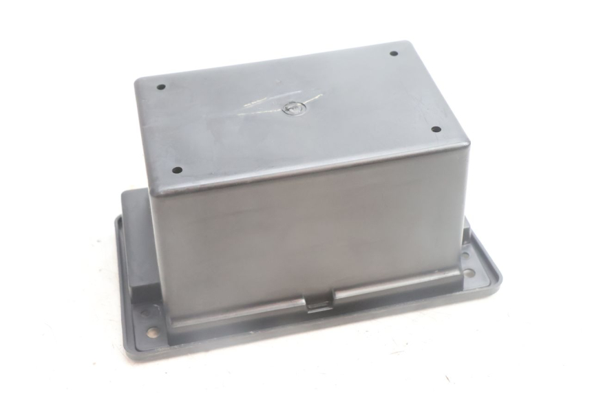photo de SUPORTE DE BATERIA JM MOTORS SANTANA EVO 50 (2024 - 2026) - Outro ângulo de visão