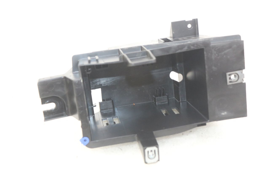 photo de CAIXA DE BATERIA PEUGEOT SATELIS 125 (2010 - 2012) - Detalhe da peça