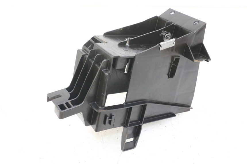 photo de SUPORTE DE BATERIA PEUGEOT SATELIS 125 (2006 - 2009) - Detalhe da peça