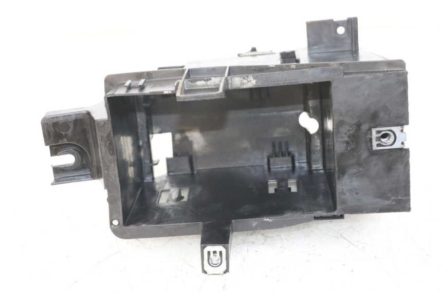 photo de SUPORTE DE BATERIA PEUGEOT SATELIS 125 (2006 - 2009) - Zoom do estado de desgaste