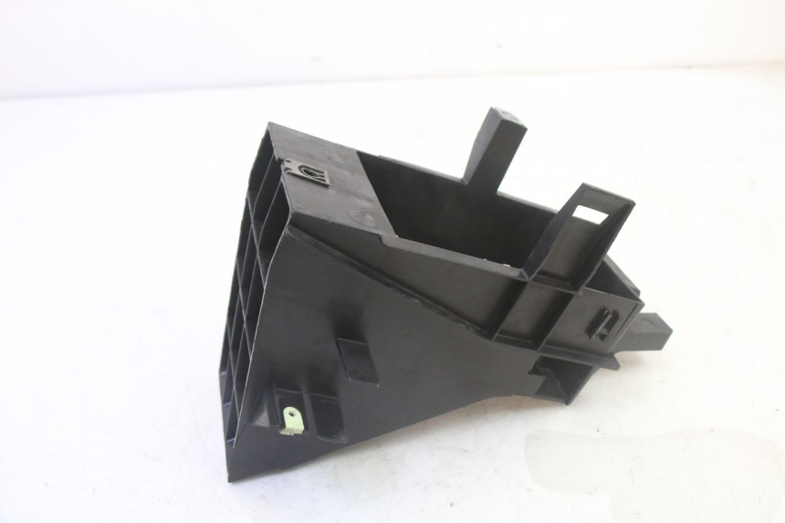 photo de SUPORTE DE BATERIA PEUGEOT SATELIS 125 (2013 - 2018) - Detalhe da peça