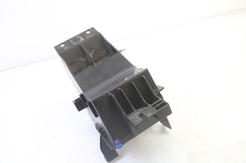 photo de SUPORTE DE BATERIA PEUGEOT SATELIS 125 (2013 - 2018) - Pontos de fixação