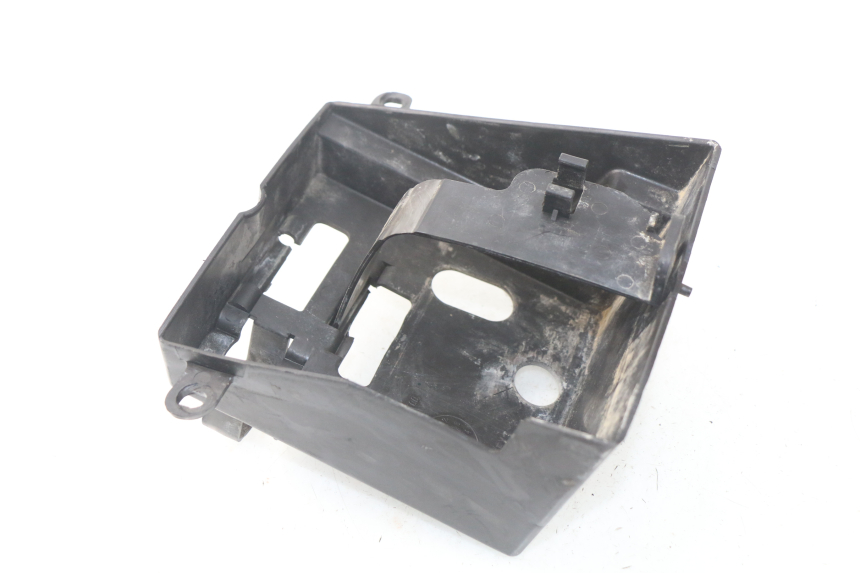 photo de SUPORTE DE BATERIA PEUGEOT SC 50 (1988 - 1992) - Detalhe da peça