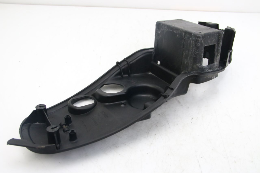photo de SUPORTE DE BATERIA APRILIA SCARABEO 4T 50 (2009 - 2017) - Vista de perto