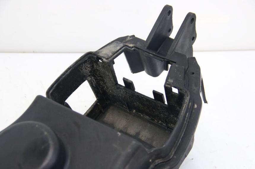 photo de SUPORTE DE BATERIA APRILIA SCARABEO 4T 50 (2009 - 2017) - Zoom do estado de desgaste