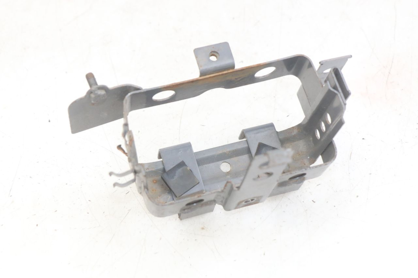 photo de SUPORTE DE BATERIA HONDA SCV LEAD 100 (2003 - 2007) - Outro ângulo de visão