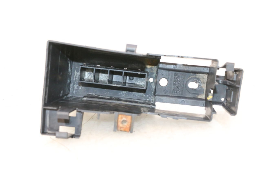 photo de SUPORTE DE BATERIA PEUGEOT SPEEDFIGHT 2 AC 50 (2000 - 2009) - Detalhe da peça