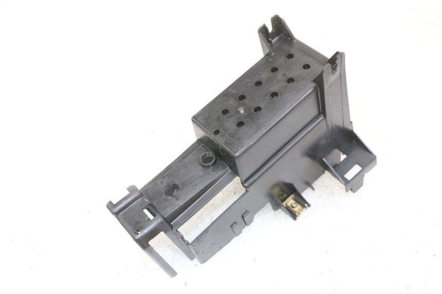 photo de CAIXA DE BATERIA PEUGEOT SPEEDFIGHT 2 LC 50 (2000 - 2009) - Zoom do estado de desgaste