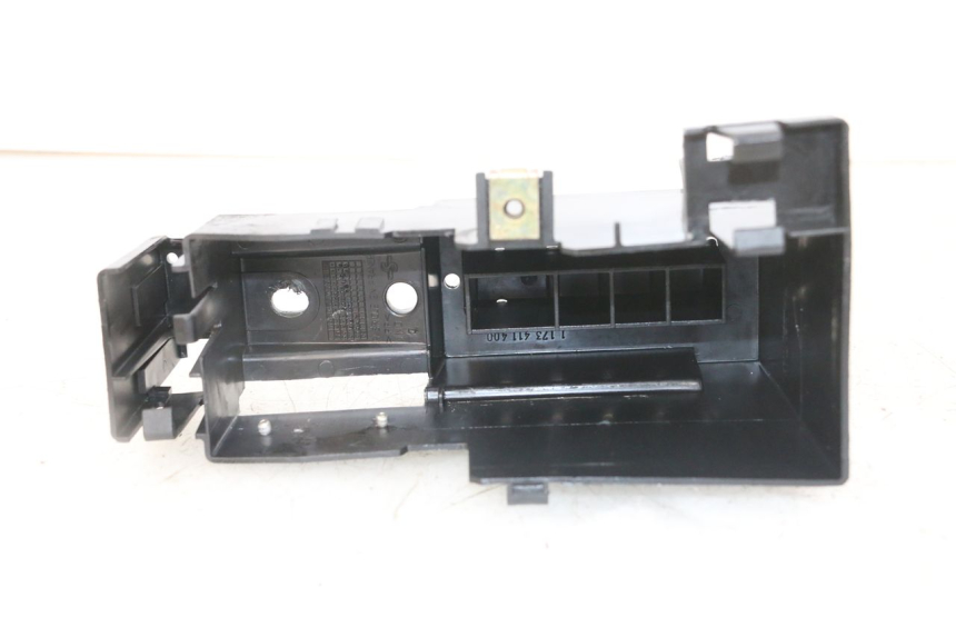 photo de CAIXA DE BATERIA PEUGEOT SPEEDFIGHT 2 LC 50 (2000 - 2009) - Outro ângulo de visão