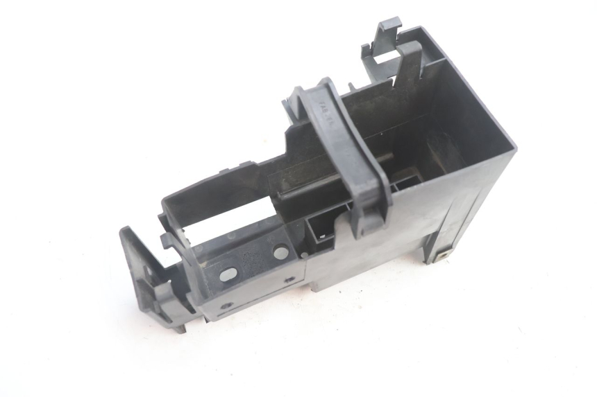 photo de SUPORTE DE BATERIA PEUGEOT SPEEDFIGHT LC 50 (1996 - 2002) - Zoom do estado de desgaste