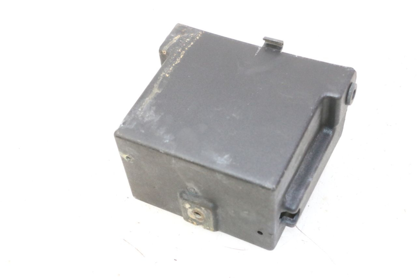 photo de SUPORTE DE BATERIA TRIUMPH SPRINT 900 (1995 - 1998) - Detalhe da peça