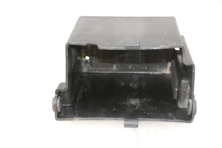 photo de SUPORTE DE BATERIA TRIUMPH SPRINT 900 (1995 - 1998) - Outro ângulo de visão