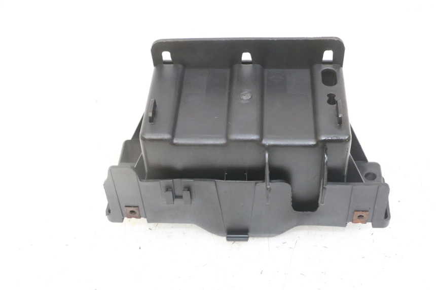 photo de SUPORTE DE BATERIA PIAGGIO SUPER LX 125 (2000 - 2003) - Zoom do estado de desgaste