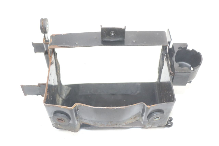 photo de SUPORTE DE BATERIA SUZUKI GS F 500 (2004 - 2007) - Outro ângulo de visão
