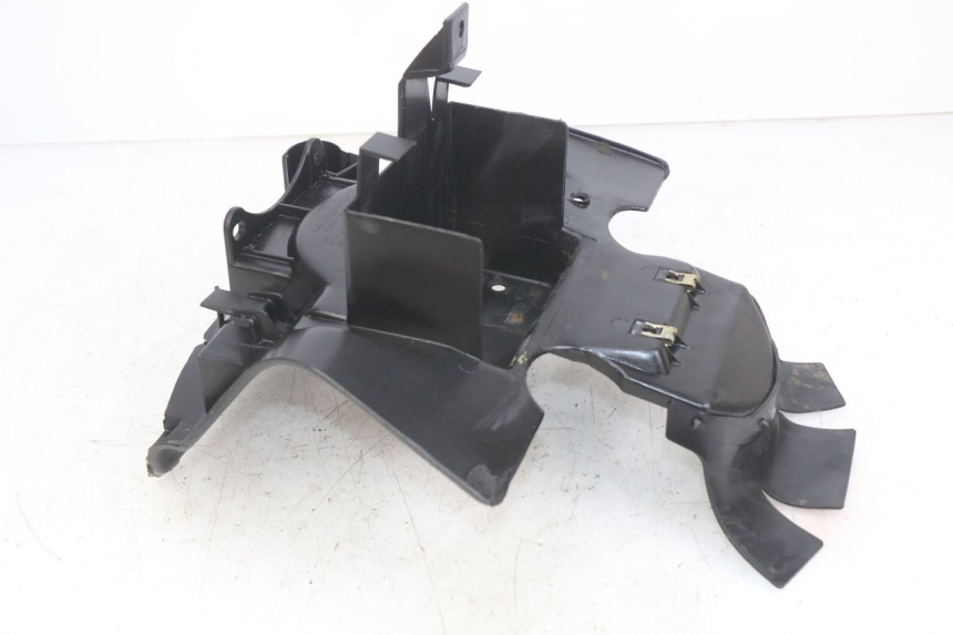 photo de CAIXA DE BATERIA PEUGEOT SV 125 (1991 - 1994) - Zoom do estado de desgaste