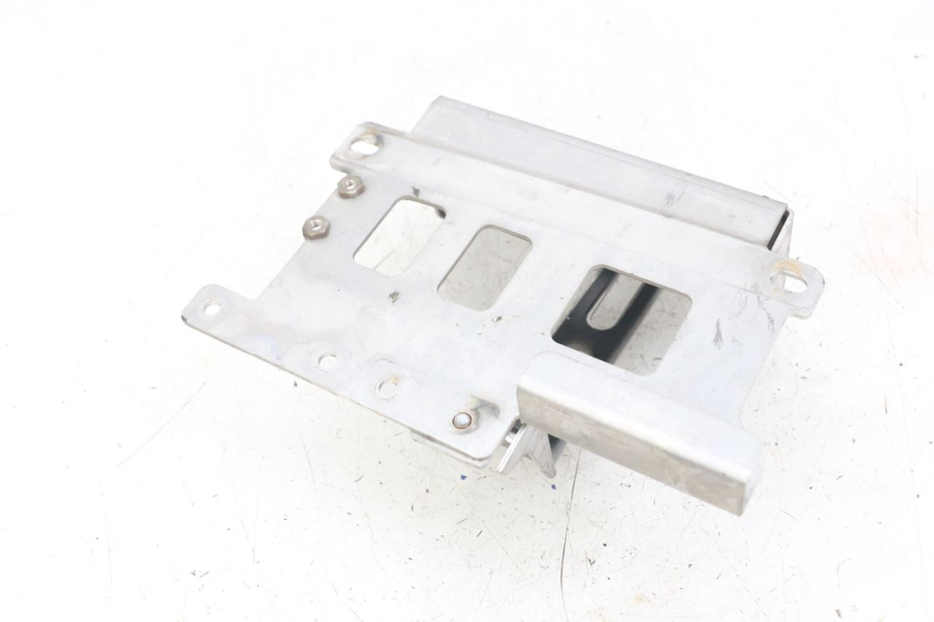 photo de SUPORTE DE BATERIA YAMAHA TDM ABS 900 (2002 - 2014) - Detalhe da peça