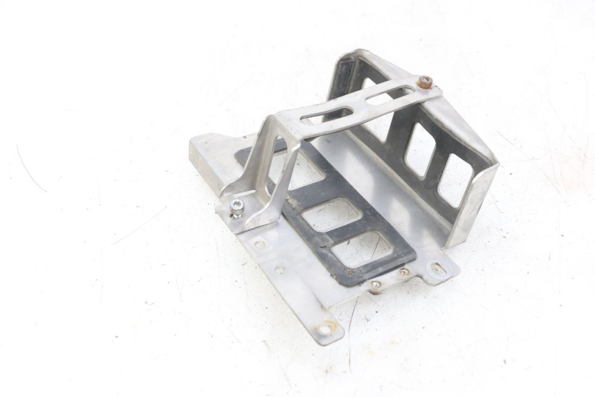 photo de SUPORTE DE BATERIA YAMAHA TDM ABS 900 (2002 - 2014) - Zoom do estado de desgaste