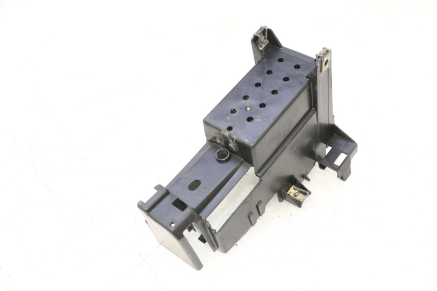 photo de CAIXA DE BATERIA PEUGEOT TREKKER 50 (1995 - 2004) - Outro ângulo de visão